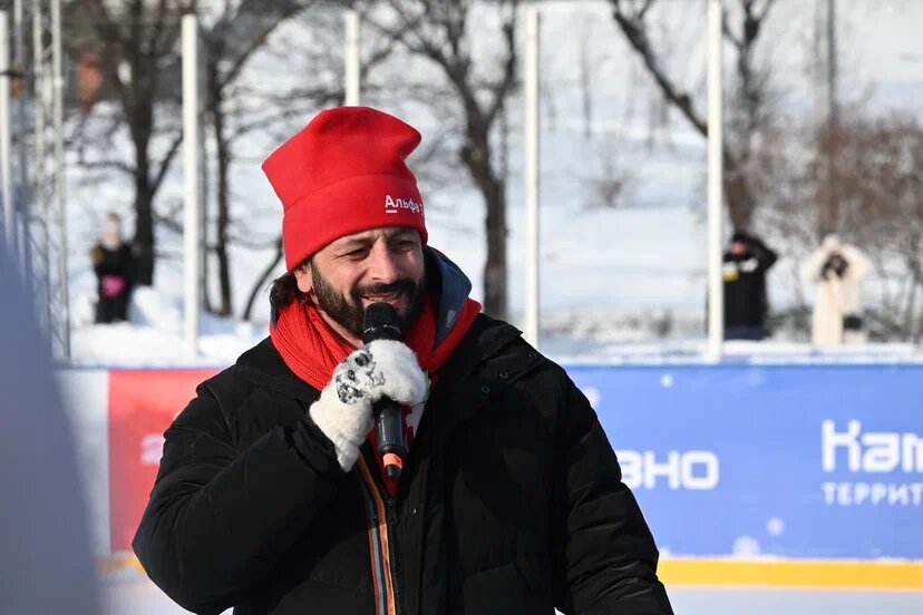На главном катке Перми на эспланаде прошло шоу Ильи Авербуха