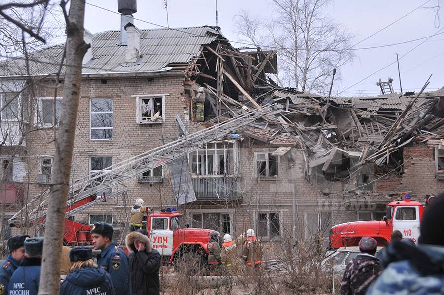 Какие дома взорвали в москве. Взрыв газа в Черняховске в 1995 году. Взорванный дом. Дом взорвался. Восстановление взорванных домов.