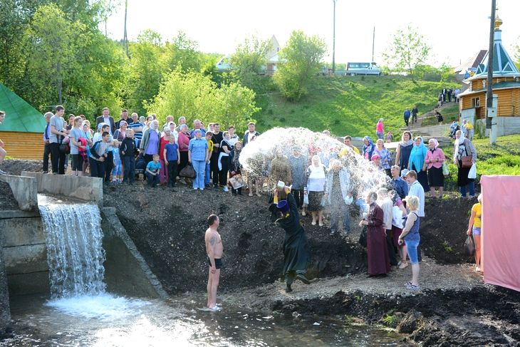 День села пермский край. Водопады в Никольском. Водопад в Никольском Щигровского района. Никольский водопад Щигровский район. Суксун православный ключи.