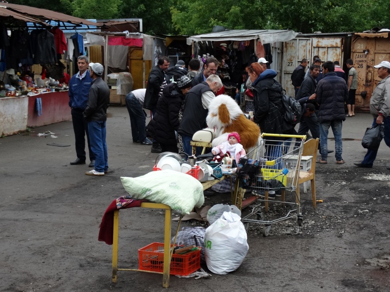 Пермь блошиный рынок фото Незаконные палатки. В администрации Перми объяснили почему снесли блошиный рынок