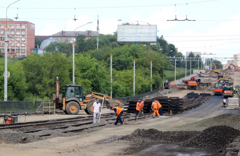 Северная ремонт. Северная дамба Пермь. Укладка асфальта в Перми. Подземные коммуникации Перми. Пермь асфальтирование Северной дамбы.