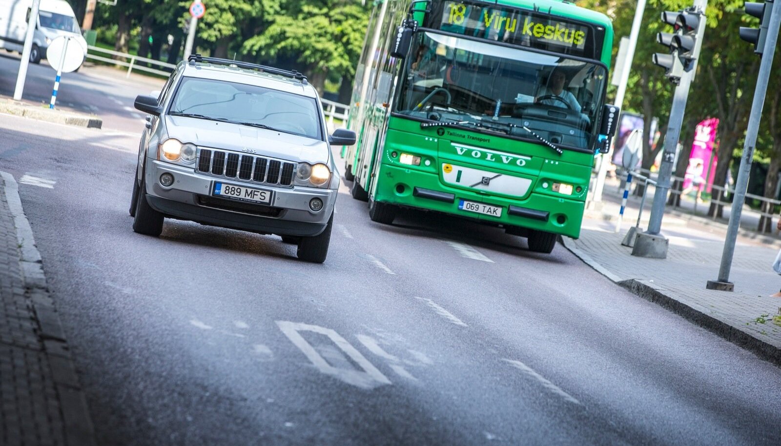 Автомобиль автобус автобус