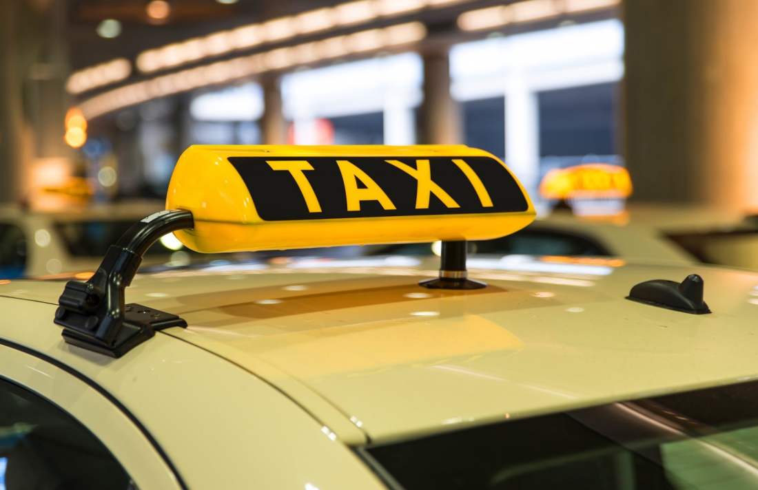 Предложение таксиста. Такси. Такси картинки. Вызов такси. Такси фон.