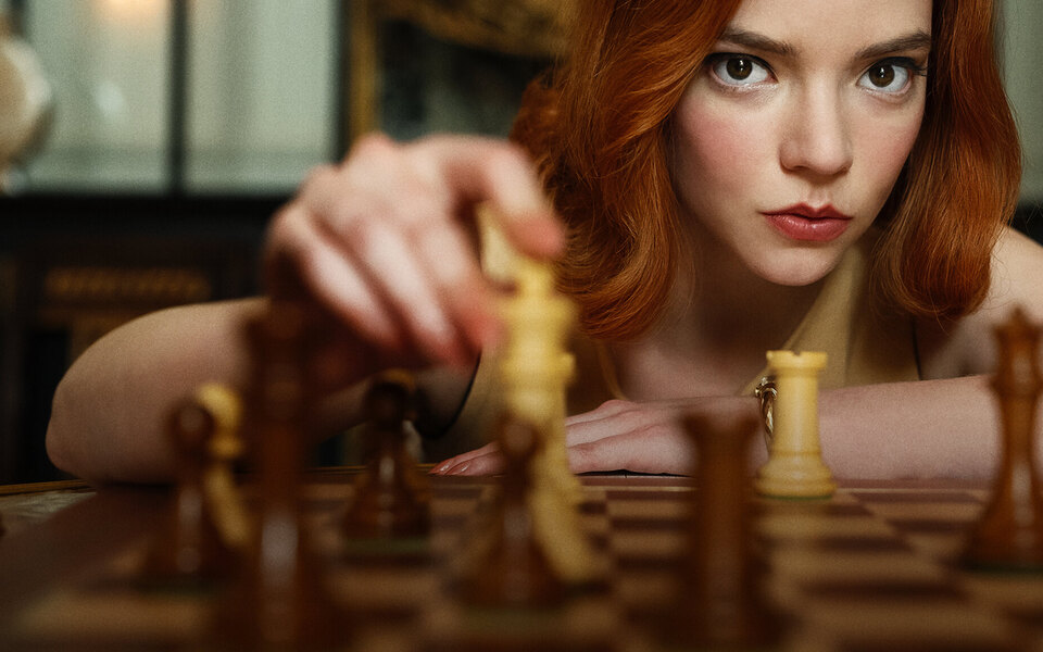 Фото: кадр из сериала «Ход королевы»