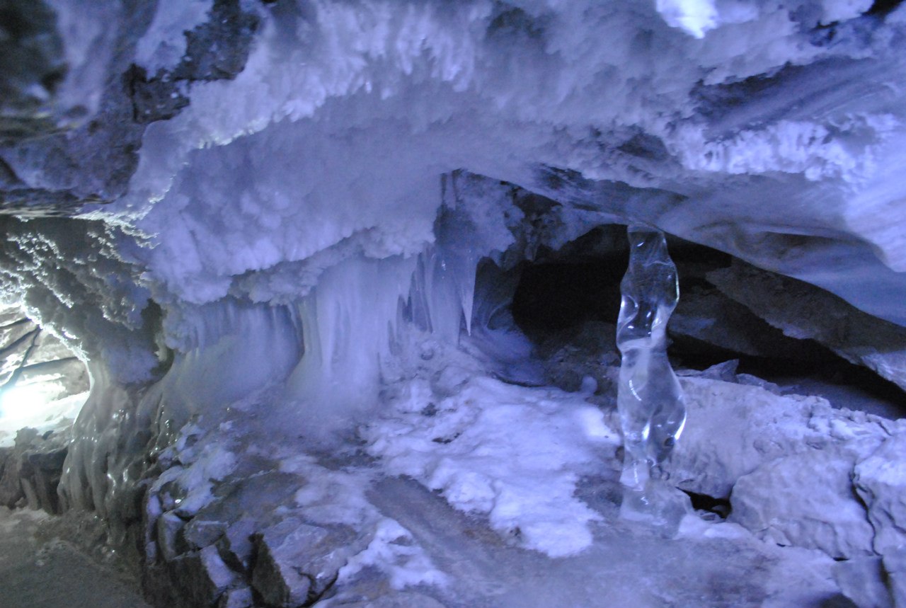 Кунгурская Ледяная пещера замок