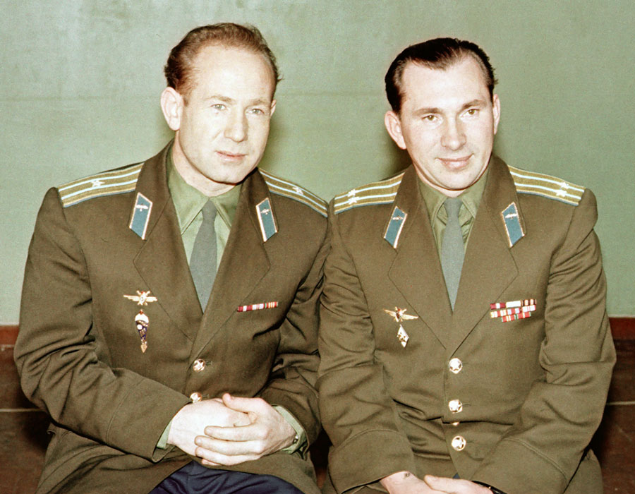 Фото: космонавты Алексей Леонов и Павел Беляев