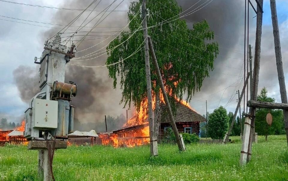 Скрытая камеры в спальне родителей: 1000 роликов в HD