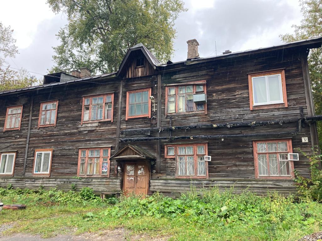 В Пермском крае по требованию прокуратуры снесли опасный дом | 14.06.2023 |  Пермь - БезФормата