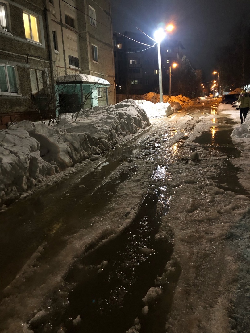 Из-за брошенной машины Березники затопило водой | 03.02.2023 | Пермь -  БезФормата