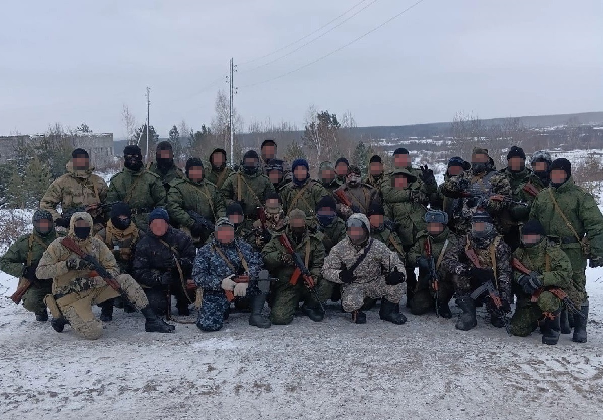 Фото: группа жен-волонтеров в соцсети