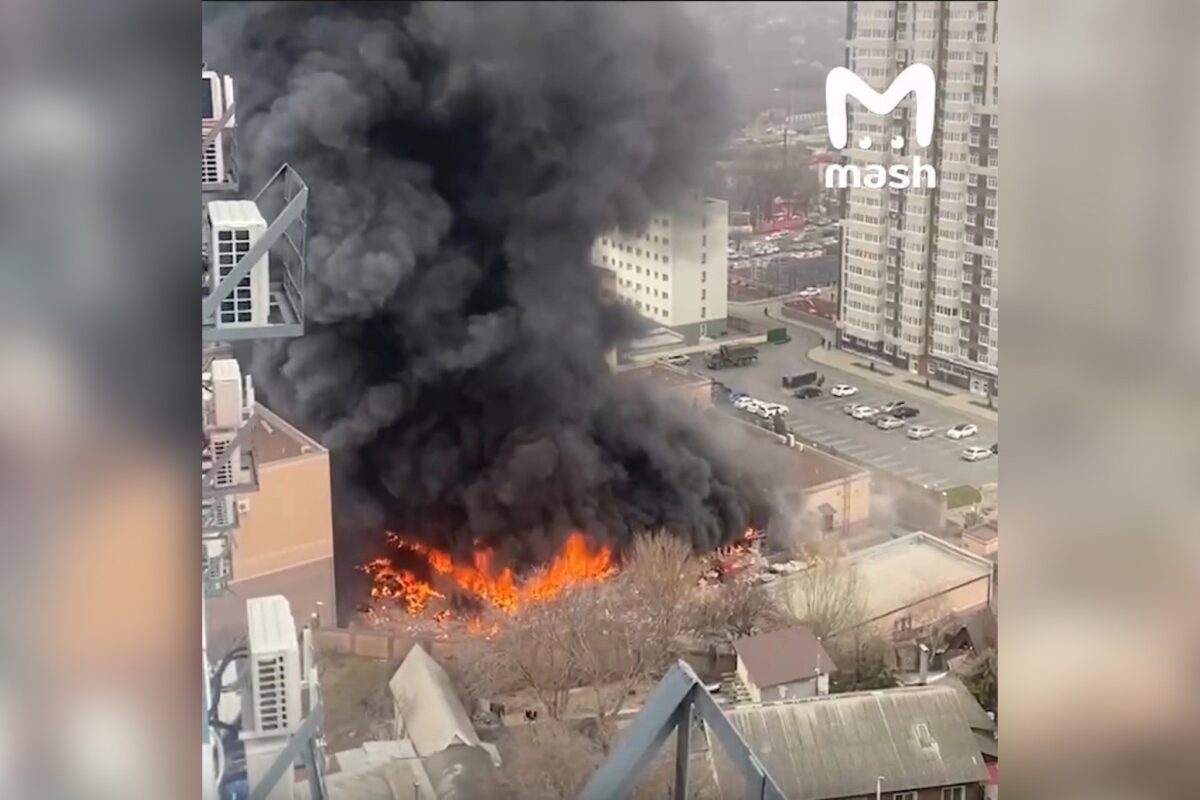 Мощный пожар охватил здание ФСБ в Ростове-на-Дону | 16.03.2023 | Пермь -  БезФормата