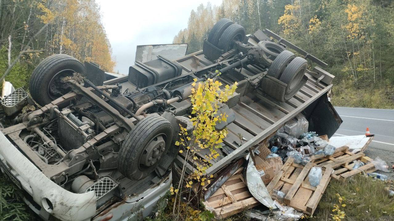 На трассе в Прикамье произошла смертельная авария с грузовиком | 28.09.2023  | Пермь - БезФормата