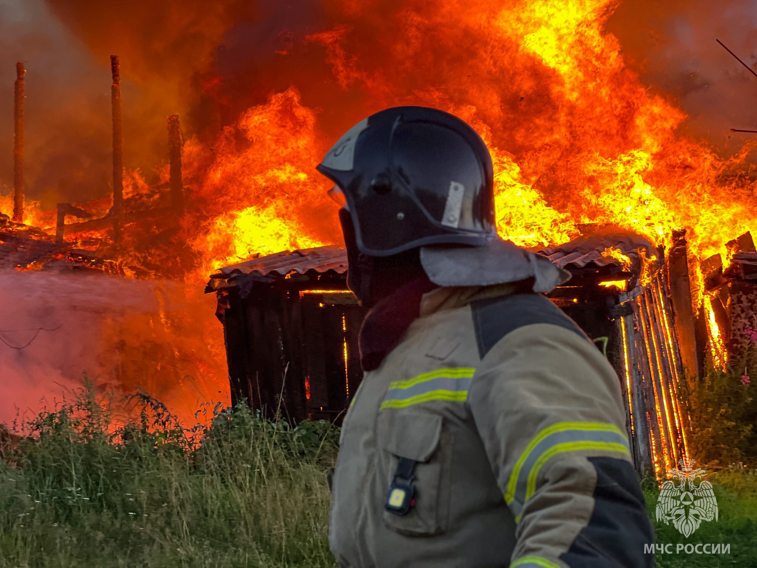 В Прикамье мама спасла своих детей на пожаре | 21.04.2024 | Пермь -  БезФормата