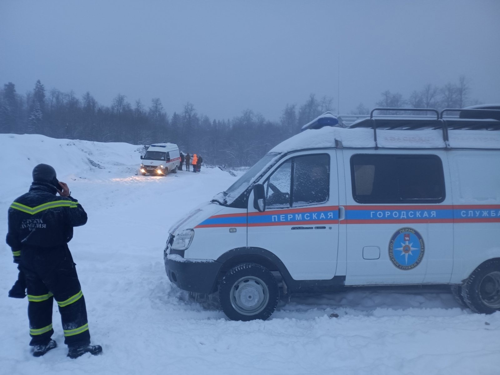 Пермские спасатели спустя двое суток нашли живым мужчину, который потерялся  в лесу | 24.11.2023 | Пермь - БезФормата