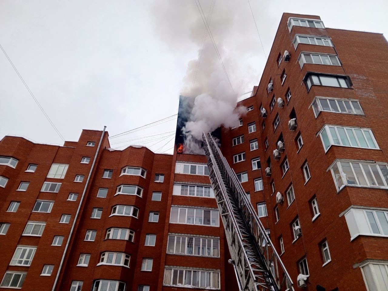 В Перми вспыхнула квартира на восьмом этаже дома по ул. Мира | 19.02.2024 |  Пермь - БезФормата