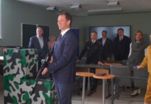 Депутаты Пермской ГорДумы побывали на мастер-классе по стрельбе и управлению БПЛА в кадетской школе №1